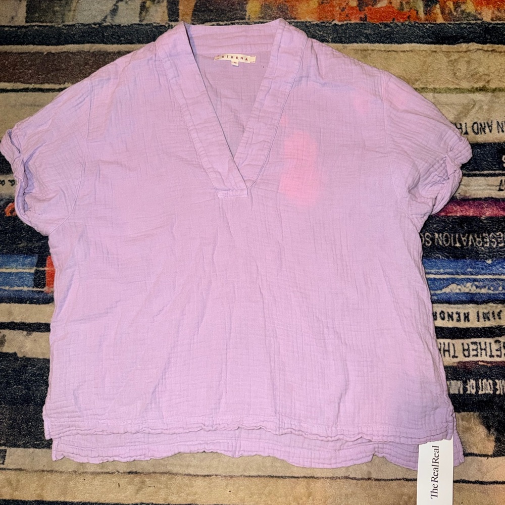 XiRENA Lilac Avery Textured V-Neck Top